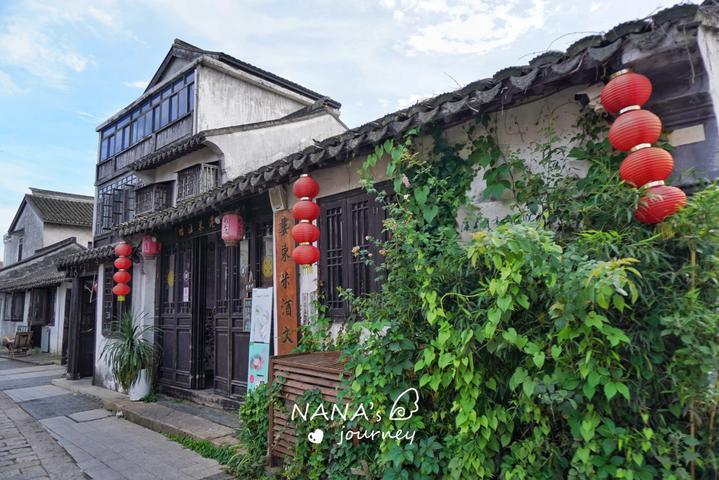 湖南长沙 小车刹车失灵高速狂飙 交警冒险救援